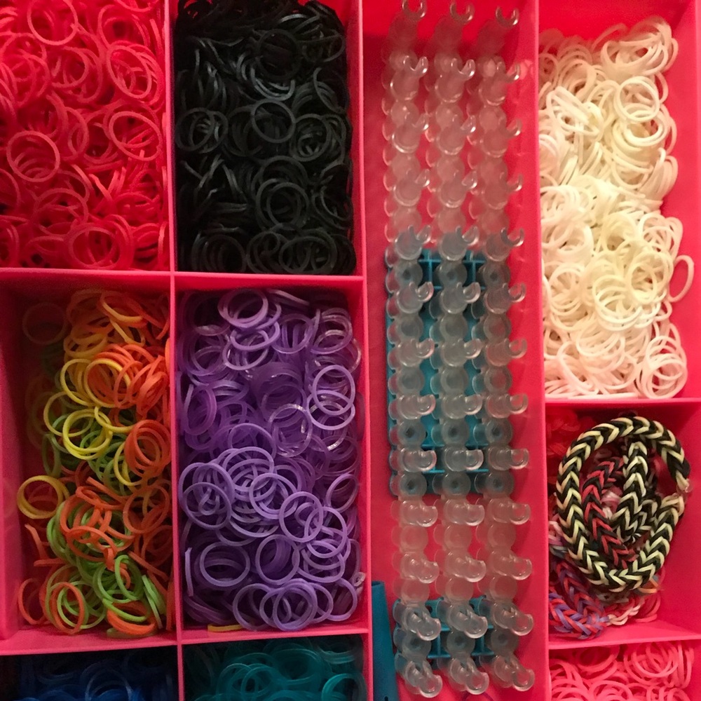 Rainbow loom -Color bands!